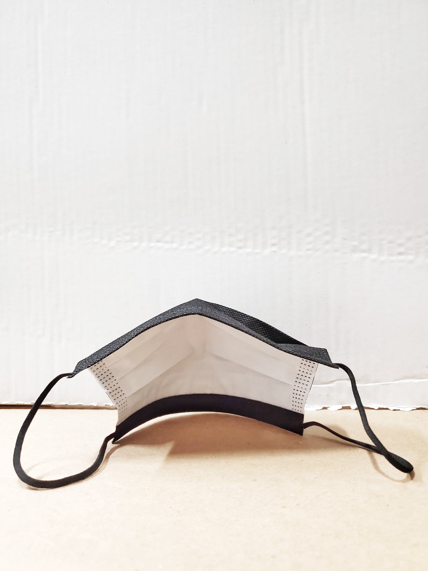 MASK 3 PLY Ear loop Black (NON-MEDICAL) NOIR MASQUE FACIAL JETABLE (50PCS) BLACK DISPOSABLE FACE. CURBSIDE PICK UP AVAILABLE