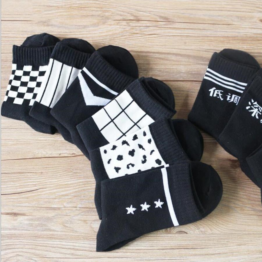 2017 Newly Spring summer Chinese language Men's Japan South Korea personality style Black and white men fashion Breathable socks