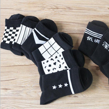 2017 Newly Spring summer Chinese language Men's Japan South Korea personality style Black and white men fashion Breathable socks