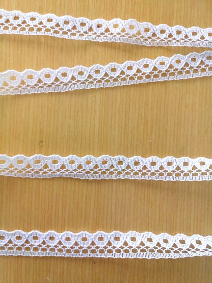 2018 Global Hot Sale 10 yards beautiful white lace ribbon European lace fabric lace sew embroidery dress accessories