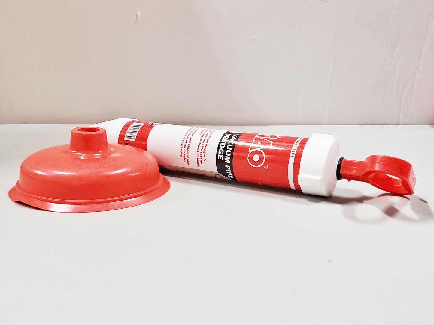 LIAO RED VACUUM DREDGE LIGHT WEIGHT AND DURABLE-BATHROOM PLUNGER CURBSIDE PICK UP AVAILABLE