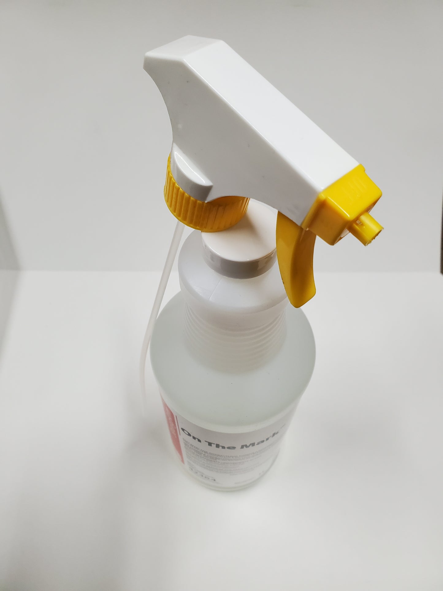 *ON THE MARK* FAST EFFECTIVE ANTIBACTERIAL FORMULA DISINFECTANT. KILL CORONA VIRUS IN 5 MINUTES.