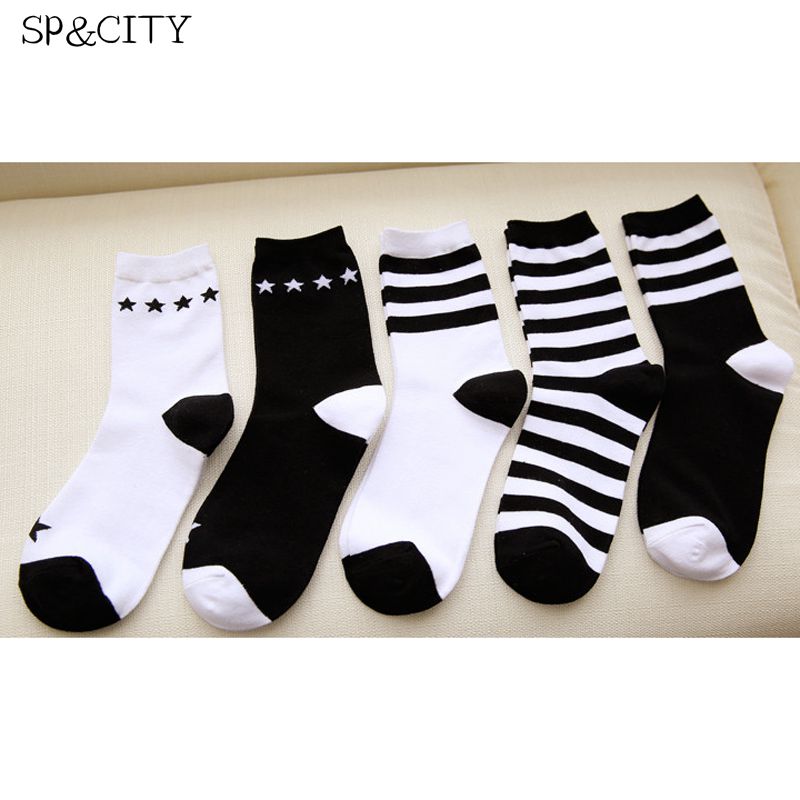 White With Black Simple Sporty Style Short Harajuku Socks Women Cotton Star Ankle Socks Female Fashion Funny Striped Socks Art